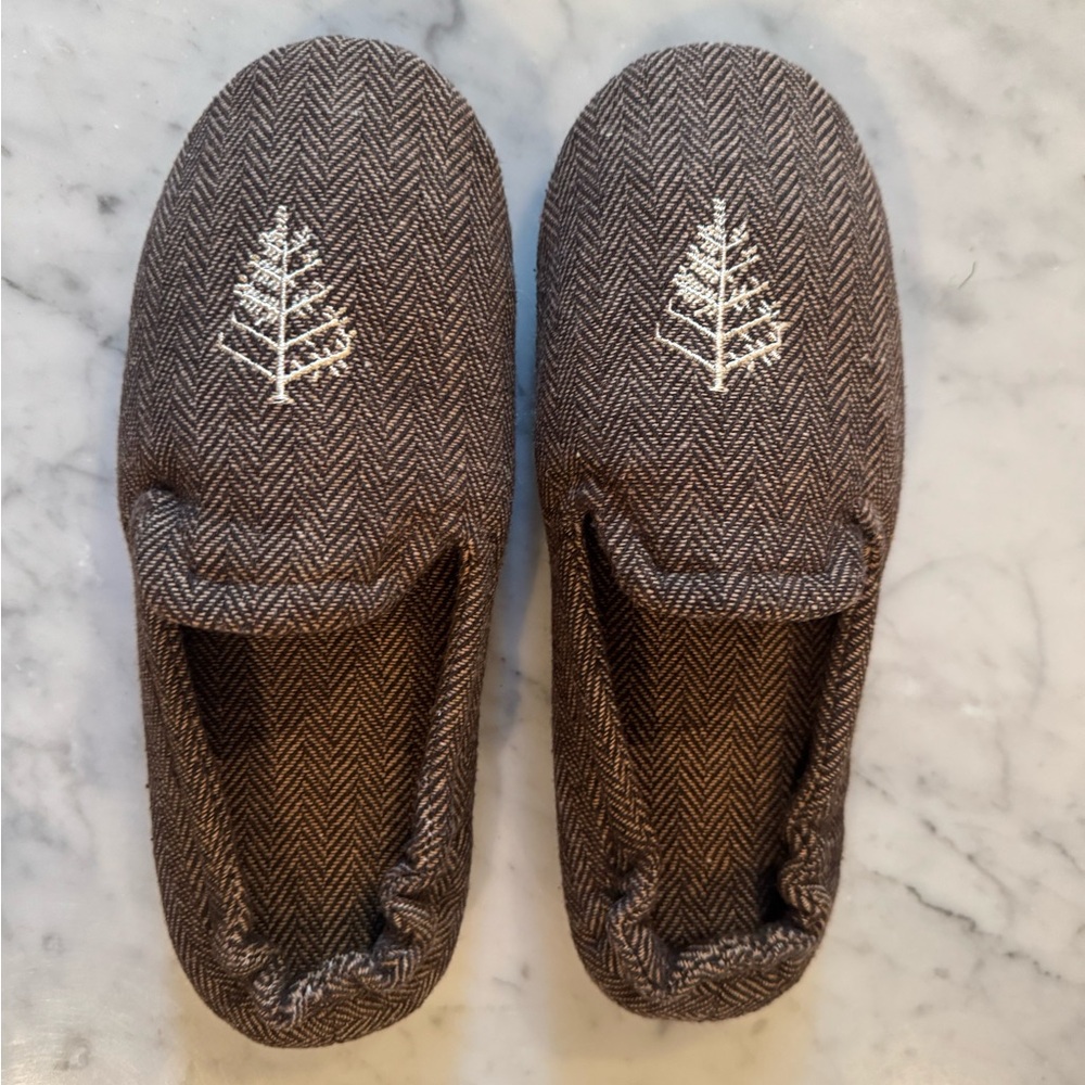 Four Seasons Embroidered Indoor Slippers